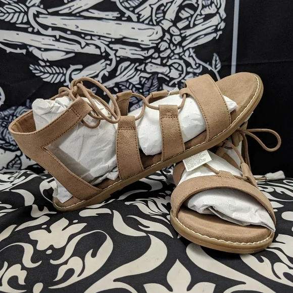 NWT Faux Suede Gladiator Sandals - Picture 2 of 3